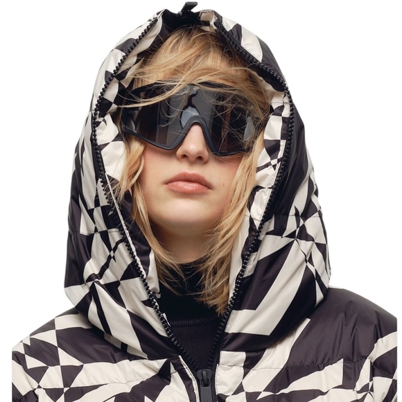 Perfect Moment x H&M NWT Belted Peplum Ski Jacket/Puffer in Sz M - Picture 4 of 14